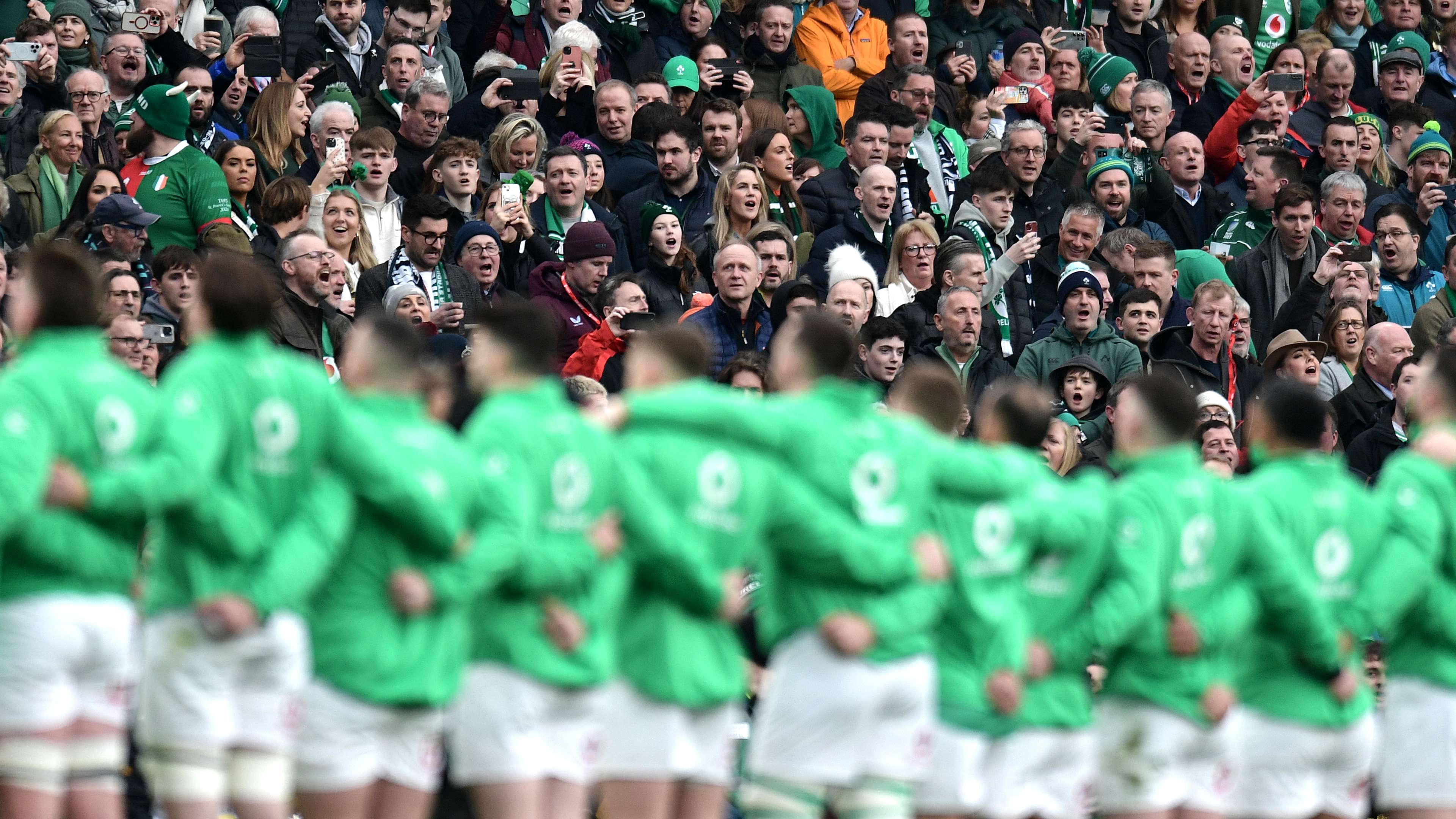 而是背后无 而是背后无